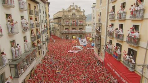 Dos Gritos En El Txupinazo Dan Comienzo A Los Sanfermines No Nos