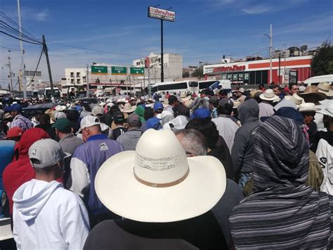 Al Menos Mil Campesinos Rechazan Altos Cobros De La CFE Con Bloqueo De