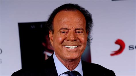 El Supuesto Hijo De Julio Iglesias Pide Ayuda Al Colegio De M Dicos De