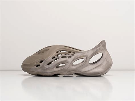Кроссовки Adidas Yeezy Foam Runner цвет Серый купить по цене 3290 ...