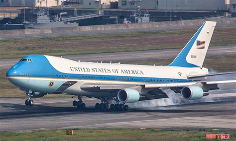 Air Force One Landing at Iwakuni, Japan | AIIRSOURCE