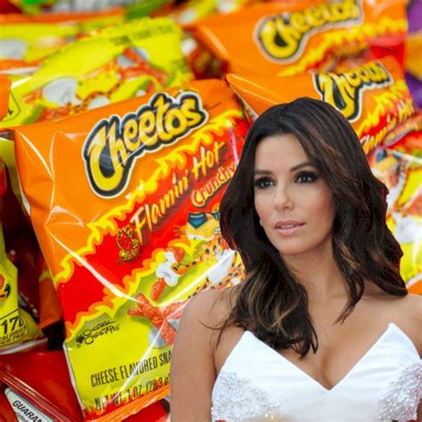 Debuta Eva Longoria como directora con la cinta Flamin Hot La Opción de Chihuahua