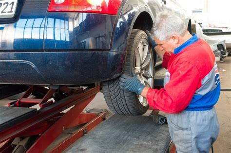 Garage Solidaire Une Autre Mani Re De Faire R Parer Sa Voiture