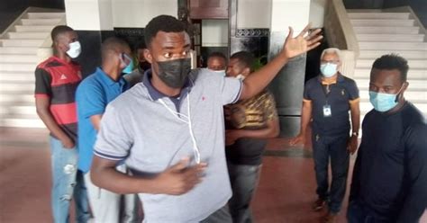 Un Grupo De Migrantes Haitianos En Piedras Negras Se Amparan Para No