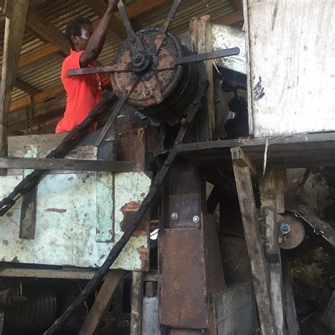 Man Working The Sugar Cane Press Mel Marzahl Flickr