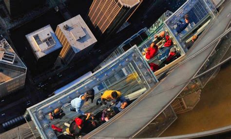 Tourists Panic As Cracks Appear In 400m High Glass Walkway