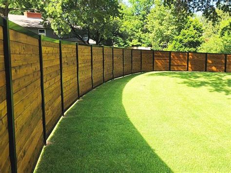 Curved Privacy Fence Privacy Fence Landscaping Privacy Fence Designs Fence Design