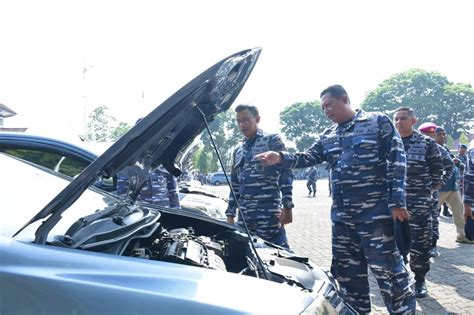 Cek Kesiapan Kendaraan Dinas TNI AL Lantamal VI Makassar Gelar Apel