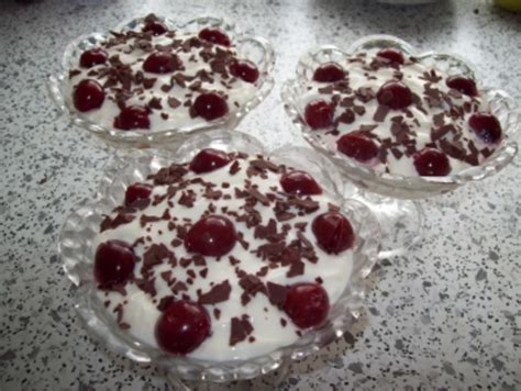 Rote Grütze Mohrenkopf Dessert Rezept kochbar de