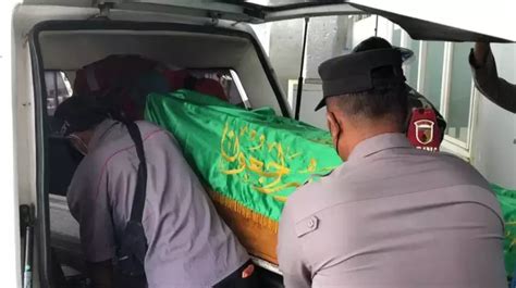 Jenazah Korban Ledakan Petasan Di Blitar Yang Diambil Paksa Dari RSUD