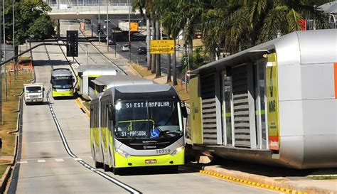 Ônibus do sistema Move circulam sem cobrador em Belo Horizonte