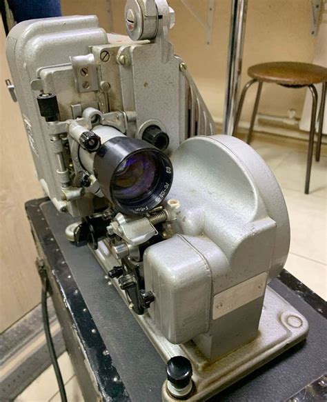 Портативная киноустановка ''Школьник'' (КПШ-4).
