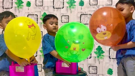 Tiup Balon Faris Bermain Tiup Balon Warna Warni Sambil Belajar Warna