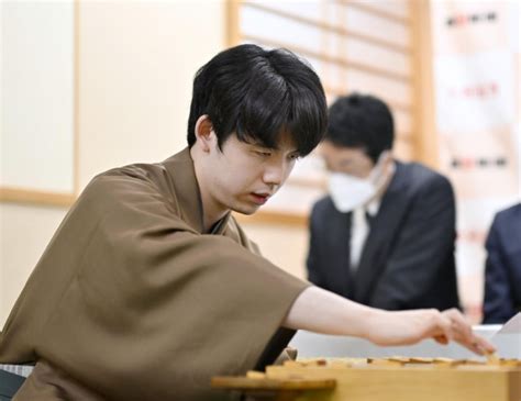 藤井聡太八冠、名人を初防衛 将棋、連続タイトル22期に 共同通信 Goo ニュース