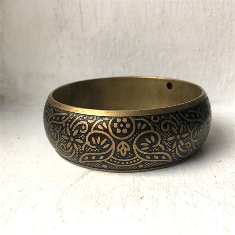 Bangle Vintage 70s Brass Bangle Bracelets Uk Engraved Etsy Brass Bangle Gold Tone Bangle