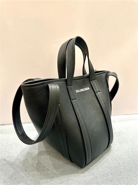 Balenciaga Everyday Xs North South Shoulder Tote Bag Yun