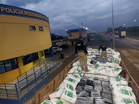 Quase Toneladas De Maconha Avaliadas Em Mais De R Milh Es S O