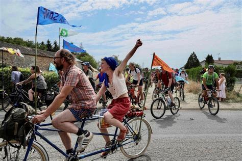 Le Convoi de leau contre les mégabassines aux portes de Paris