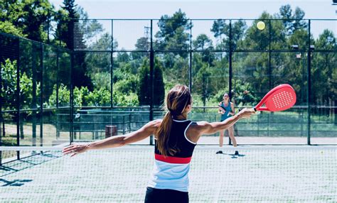 Kesä tulee – ja padel! - Lauttasaari.fi