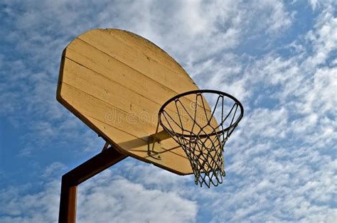 Tablero Trasero De Baloncesto De Madera Foto De Archivo Imagen De