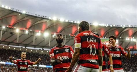 Flamengo acelera e abre conversas por mais renovações no elenco