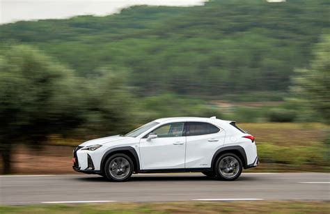 Photo Lexus Ux H Wd Suv Motorlegend