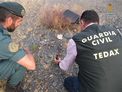 La Guardia Civil Destruye Tres Artefactos Explosivos Utilizados En La