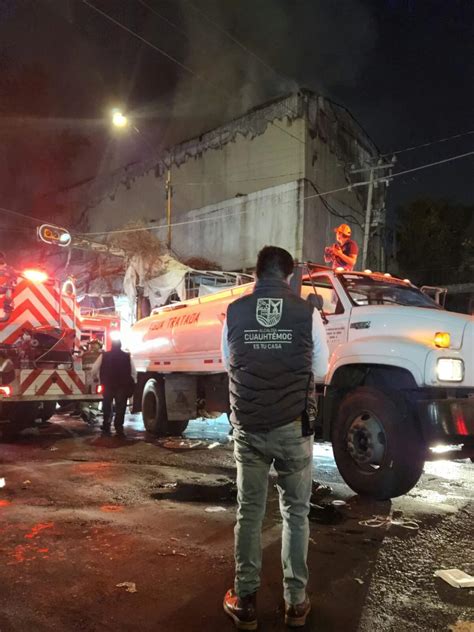 Incendio En Tepito Siniestro Consume Bodega De Tenis Del Barrio Bravo