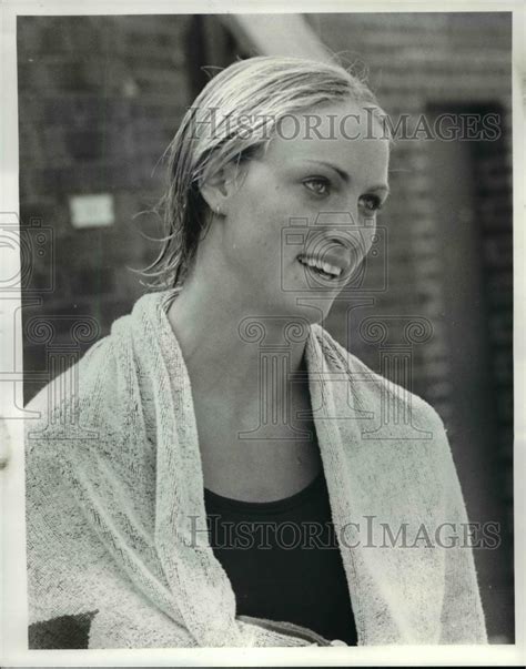 1981 Press Photo Barb Majors After A Swim At Lakewood Pool Cvb46449