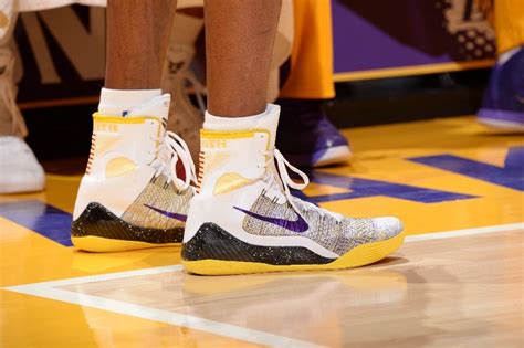 Solewatch Kobe Bryant Has Rough Night In New Nike Kobe 9 Elite