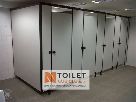 Kontraktor Partisi Cubicle Toilet Pvc Kualitas Indonesia