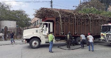 Cami N Cargado De Ca A Se Queda Sin Frenos Chofer Evita Tragedia