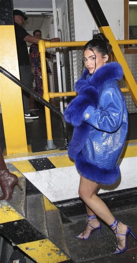 Pin By Maya Mance On Jacket Birthday Fits Blue Fur Fashion Tips For