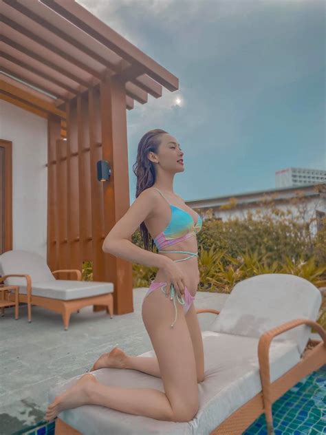 9 Sexy Hot Minh Hang Bikini Pics
