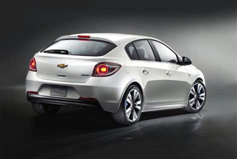 Breaking: Chevy Cruze Hatch Shows Its Face - GM Authority