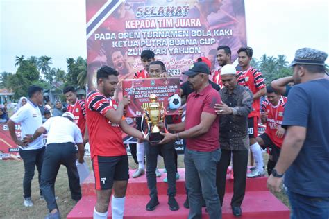 Putra Buana Blang Blahdeh Juara Open Turnamen Bola Kaki Piala Ketua