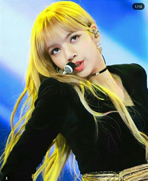 Some Hidden Pics Of Lisa On Golden Disc Award The Light Reflection On