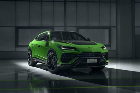 Lamborghini Unveils Urus Performante