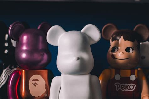 Феномен Bearbrick. Зачем модники скупают пластиковых медведей за ...