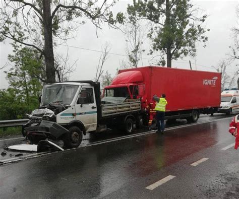 Jurnalul Rutier Trei Vehicule Implicate Ntr Un Accident Rutier