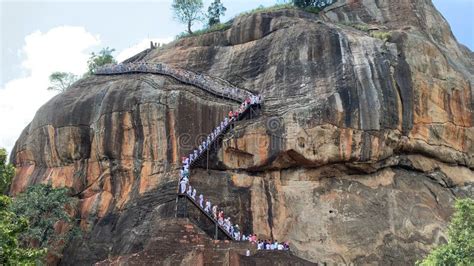 Roca De Sigiriya En Sri Lanka Imagen De Archivo Editorial Imagen De