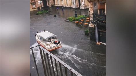 Sizilien Heftige Unwetter Sorgen F R Berschwemmungen