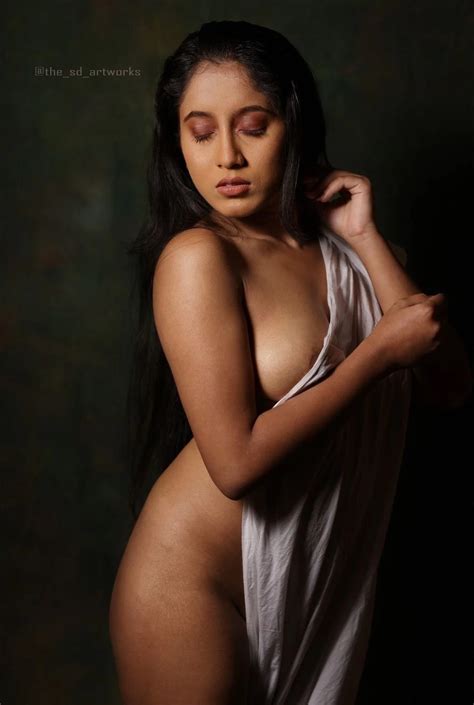 Sensational Desi MILF Goddess Hides Her Boobs And Poses Almost Topless