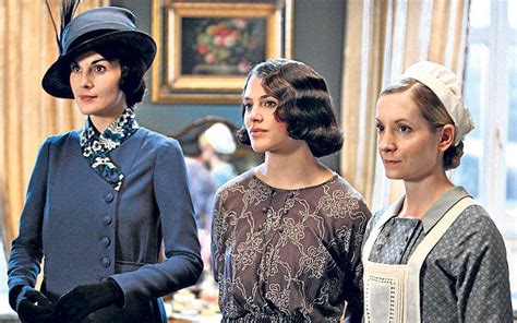 In Pictures Downton Abbey S Lady Sybil Played By Jessica Brown Findlay Downton Abbey Season 3