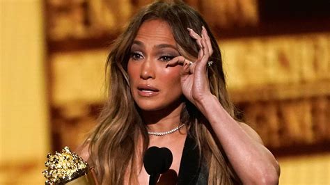 Jennifer Lopez Was Bullied With The Iconic Green Versace Dress Marca