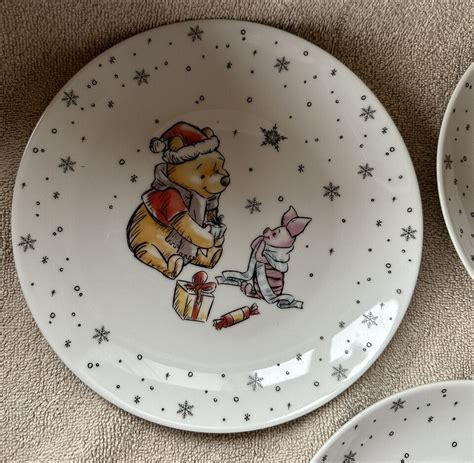 Disney Winnie The Pooh Friends Christmas Salad Dessert Plates Tigger