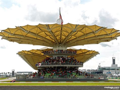 WELCOME TO MALAYSIA: Sepang F1 Circuit