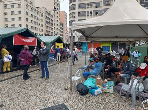 Mutir O Atende Pessoas Em Situa O De Rua No Largo Do Ros Rio Cbn