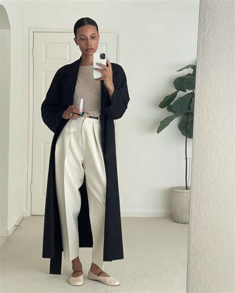 Nineties Minimalist Outfits Fashion Insiders Are Wearing Who What