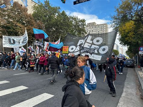 Masiva protesta de piqueteros y caos vehicular en el centro